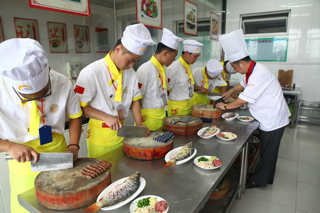 学厨师要多少钱?