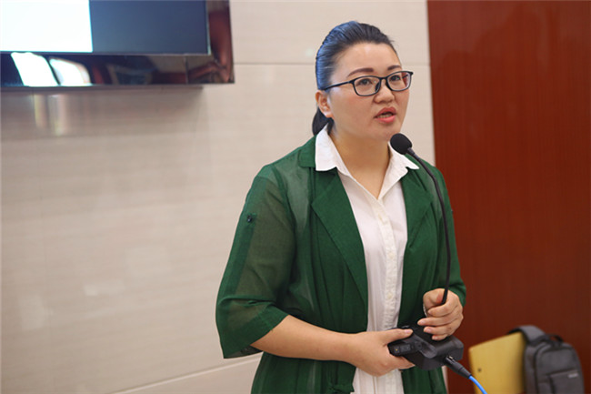 我院举办大型心理素质教育讲座