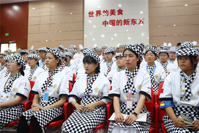 我院举办大型心理素质教育讲座