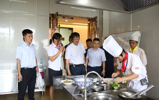 ɭ�����������붭�³�һ������Ժ�ι۽���