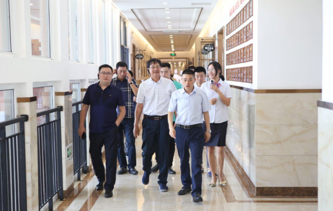ɭ�����������붭�³�һ������Ժ�ι۽���