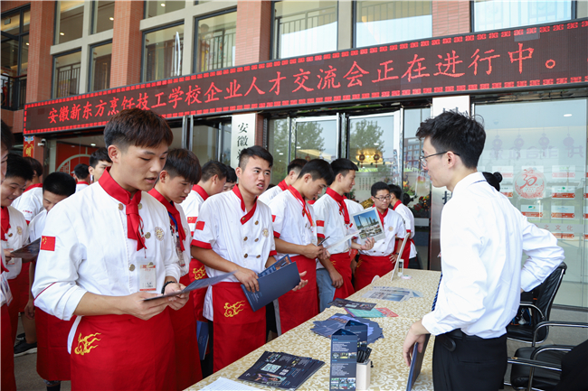 �ذ������粿�����ż���͸¶�Ĵ������źţ��غ���ľ�ҵ