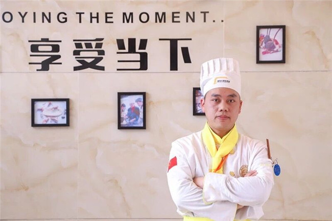 ���Ĵ������գ���λС���׷�ο�Խ1500���