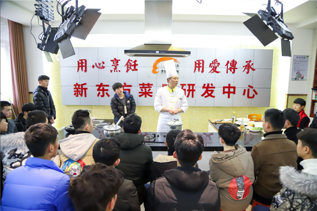 ��ѧ����Ϯ����ʦ���ں�����