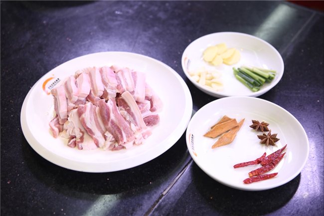 ��ѧ����Ϯ����ʦ���ں�����