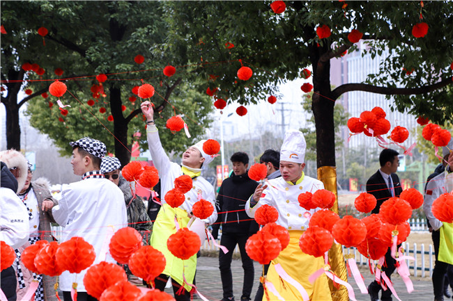 �����Ԫ���ڻ����̫�����ˣ�