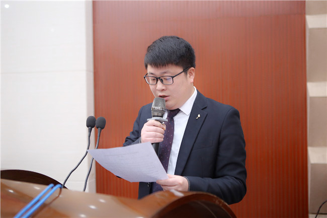 �����¶���2019��У���������࿪��������ʽ¡�ؾ���