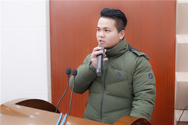 �����¶���2019��У���������࿪��������ʽ¡�ؾ���