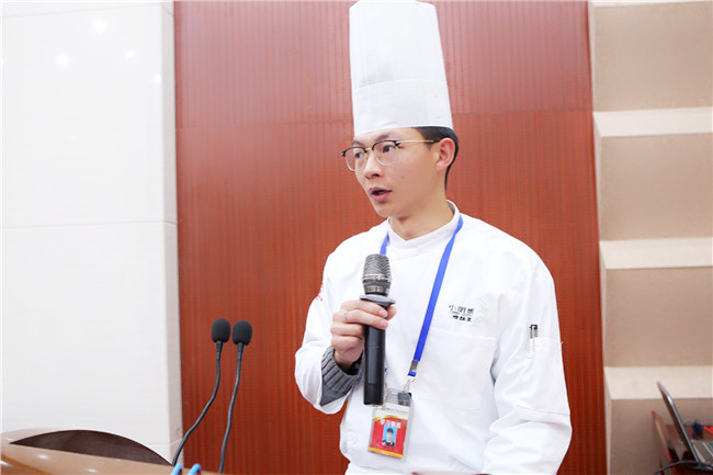 �����¶���2019��У���������࿪��������ʽ¡�ؾ���