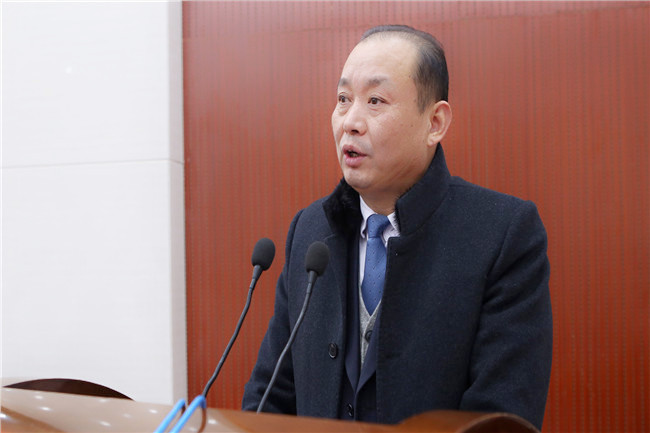 �����¶���2019��У���������࿪��������ʽ¡�ؾ���