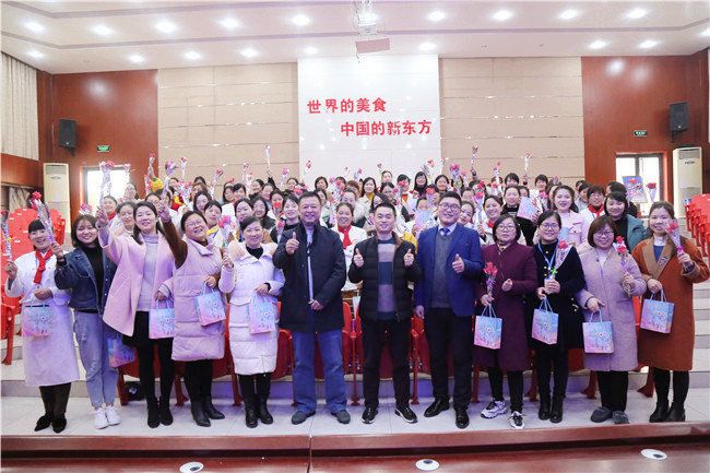 Ů��ڹ���-�������¶�����Ů���Ͷ��ˣ�