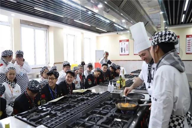 ���������¡������ɣ���ʱ��͵�ߵ��������ഺ������������һ�����