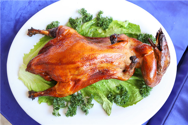 ���вͳɹ�չ��һȺ�¸ҵ�׷���ˣ������õ��껪�Ｄ��ܶ�