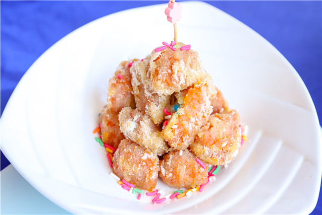 ���вͳɹ�չ��һȺ�¸ҵ�׷���ˣ������õ��껪�Ｄ��ܶ�