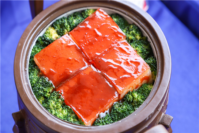 ���вͳɹ�չ��һȺ�¸ҵ�׷���ˣ������õ��껪�Ｄ��ܶ�