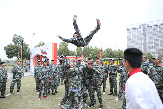 �����¶���2019�괺����ѵ�㱨����Բ�����У�