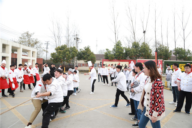 ��У԰������κӱ����ռ���Ծ�������