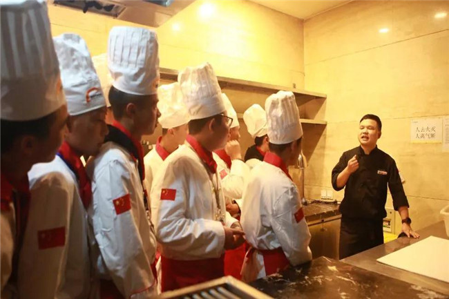 ����ÿһ�������˵��˶����Գ�����ʦ��