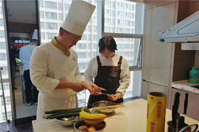 �����ˣ������¶��������ٴ�У���������ֳ�ʮ�ֻ𱬣�