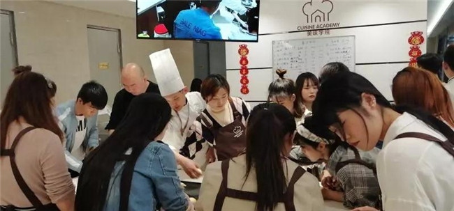 �μӡ���ʦ��ҵ���������ᡱ�������Żݵ���������