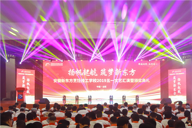 ����Ӵ����ʦ�ǵ���һ���ջ��ݣ�����е㲻һ��!