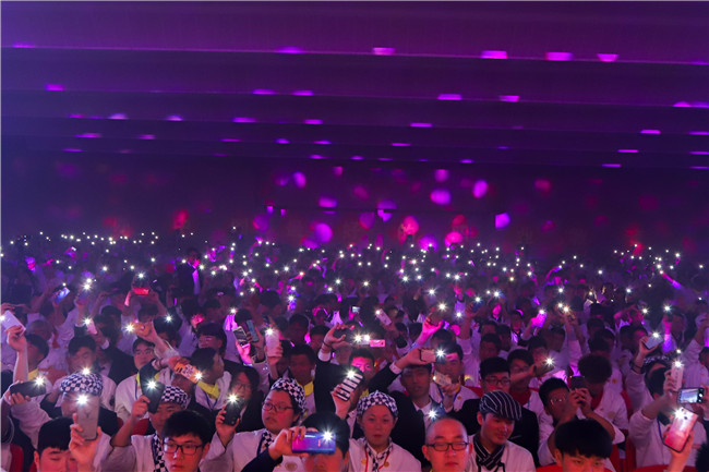 ����Ӵ����ʦ�ǵ���һ���ջ��ݣ�����е㲻һ��!