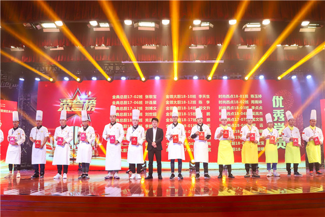 ����Ӵ����ʦ�ǵ���һ���ջ��ݣ�����е㲻һ��!