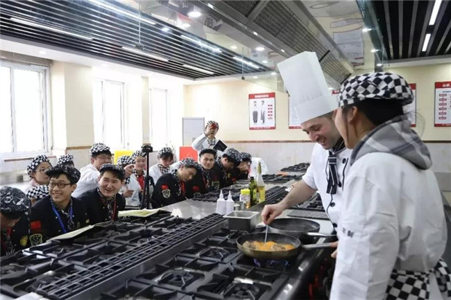 ������������֮·����ʵ��ֻ�߿�һ����