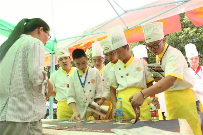 �߿������|�ҳ�����Ӧ����ʲô�����ĵ�ע���������ӣ�