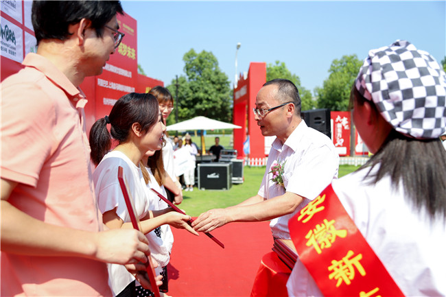 安徽新东方2019夏季人才交流会暨合作企业助学签约仪式隆重举行