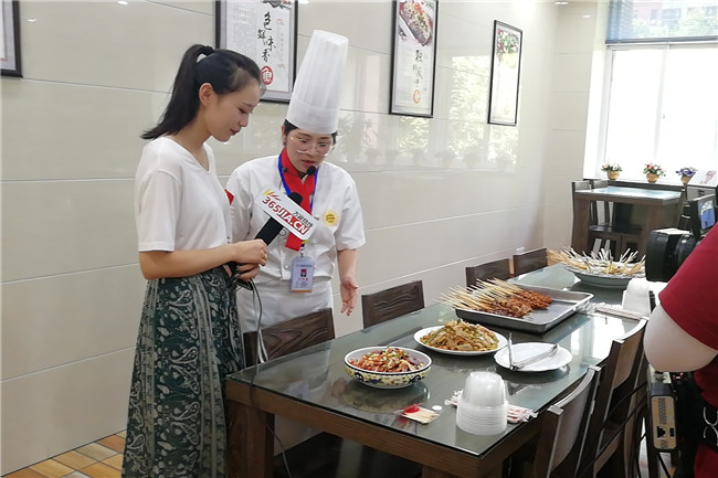 安徽新东方2019夏季人才交流会暨合作企业助学签约仪式隆重举行