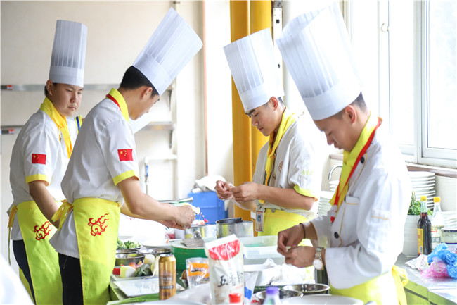 �¶������ѧУѧ�ѹ󲻹�