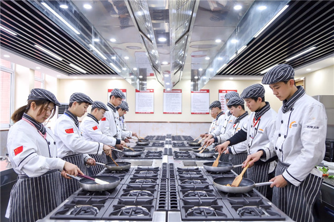 ��������ѧ�����������¶������ѧУ�＾ѧ����¼���ڽ����У�