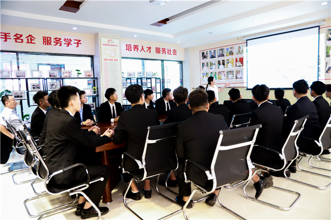 ��ʦְҵ��չǰ����ô����