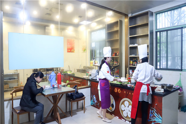 ����С�Լ�����ѵ��ô��?��ѵС����ѧ��������