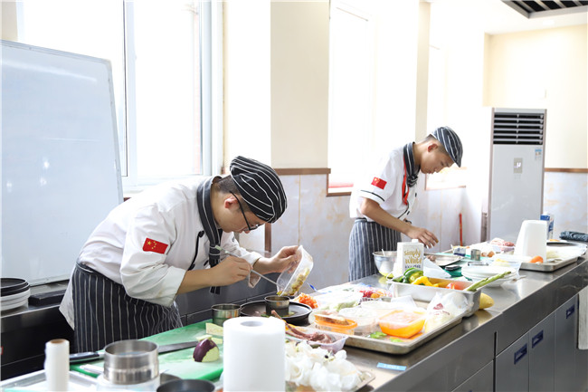 21���ͳ�����ҵ�������ͣ����ѡ�����ͳ�ʦ��ѵ�ࣿ