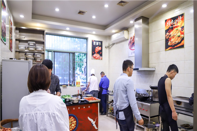 �ڰ�������ѧС�ԱȽϺã�