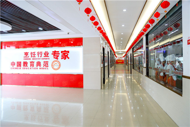 �¶������ѧУ��Щʲô��