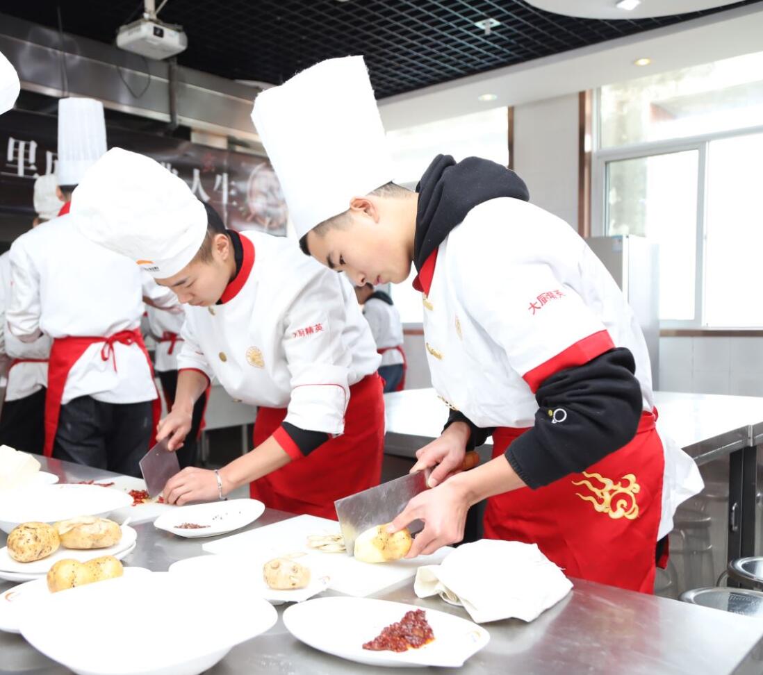 新东方学厨师2年出来有用吗