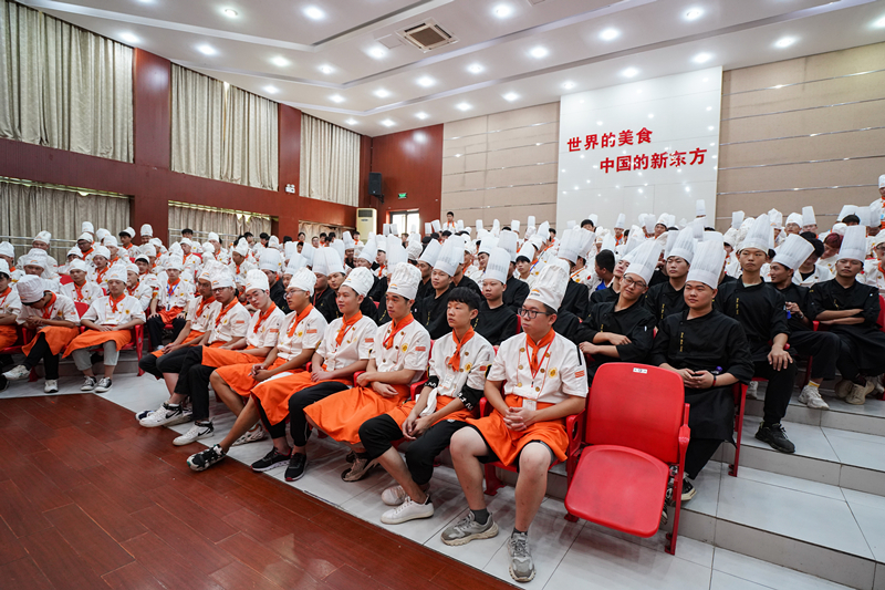 如何在毕业两年内成为酒店厨师长?学长为你大揭秘!