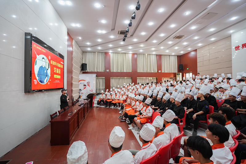如何在毕业两年内成为酒店厨师长?学长为你大揭秘!
