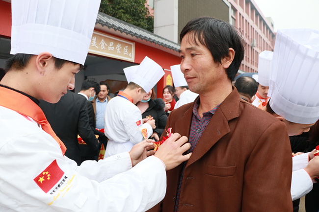 安徽新东方家长见面会|感恩父母,遮风挡雨,大声说出对父母的爱!