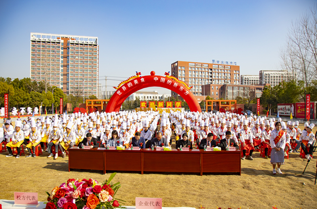 定向发展,未来无忧! 安徽新东方2021年校企合作定向班签约暨助学活动启动仪式隆重举行!