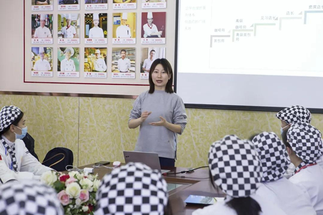 企业宣讲 | MANNER 走进安徽新东方开展企业宣讲会