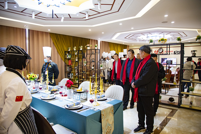 安徽新东方2021年度中国烹饪大师进校园暨客座教授受聘仪式在我校隆重举行!