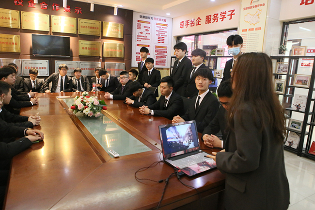 杭州青菁味觉餐饮管理有限公司来我校展开专场招聘!