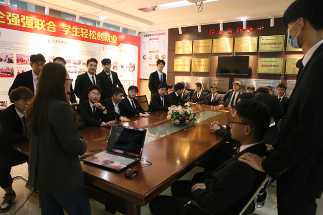 杭州青菁味觉餐饮管理有限公司来我校展开专场招聘!