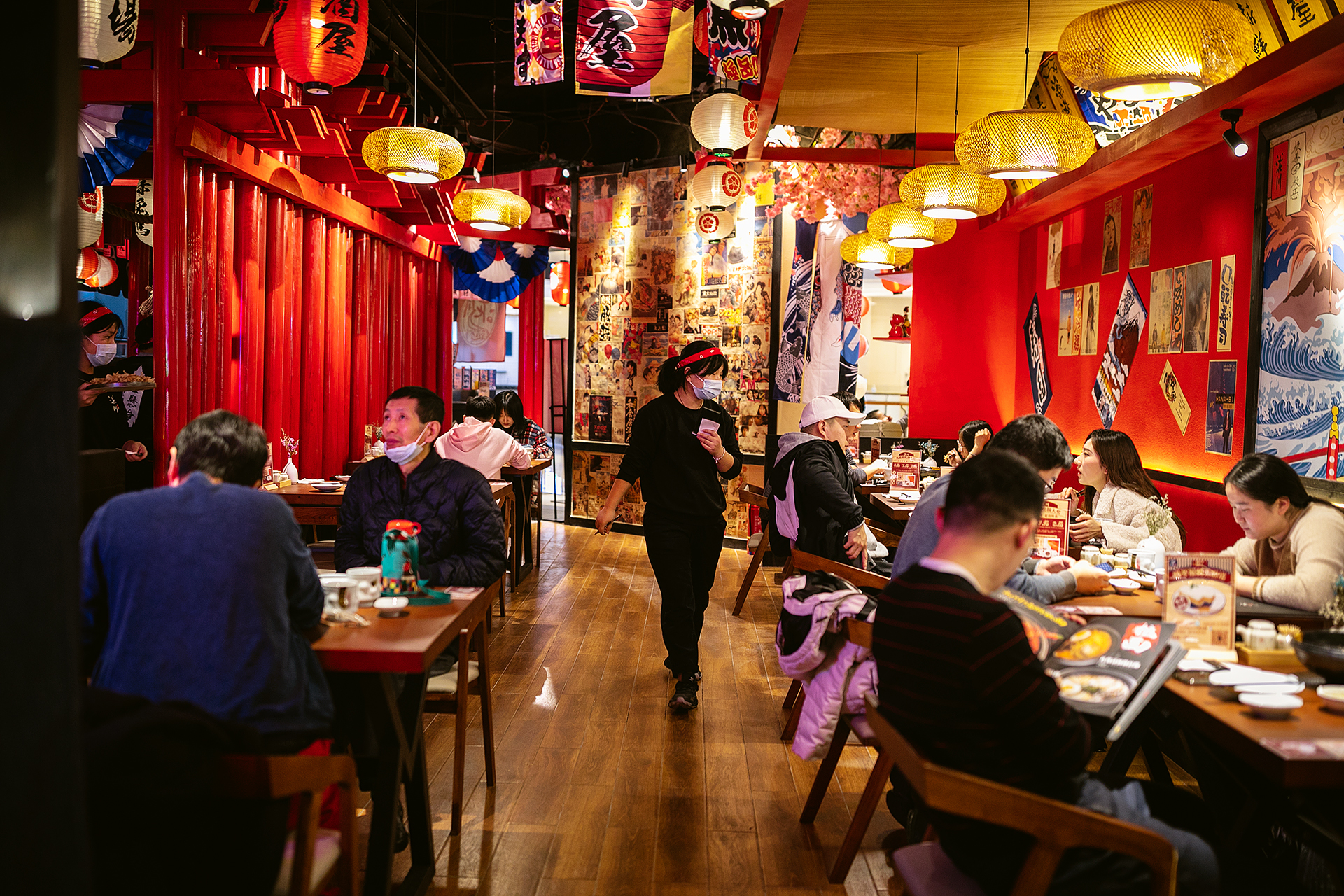 泷川の深夜食堂来我校招聘厨房一线人员