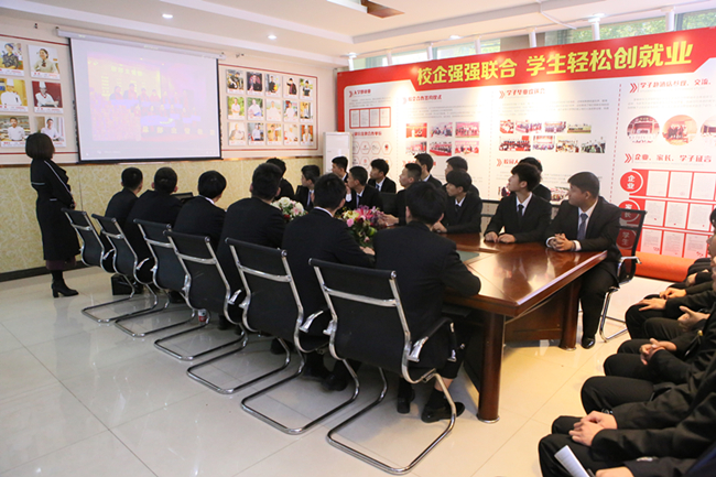 就业喜讯 | 苏州老阿爸走进我校开展专场招聘会!