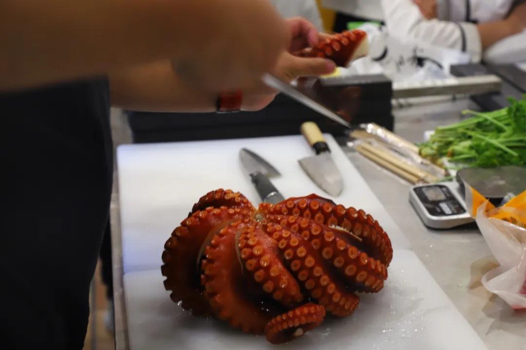 西餐主厨走进安徽新东方,为我校学子授课